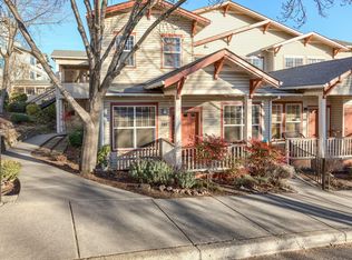 905 Mountain Meadows Cir, Ashland, OR 97520