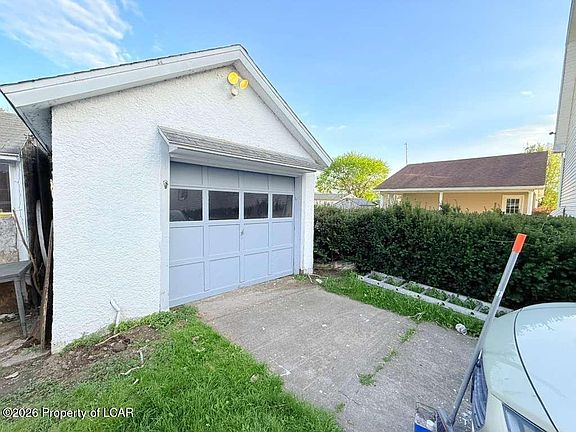 3rd image of 428 Dexter Ave