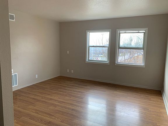 2nd image of 136 Bennett Ave #30