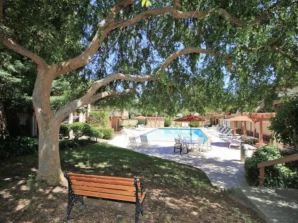 500 W Middlefield Rd, Mountain View, CA