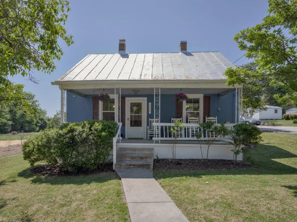 228 Summit St, Lexington, VA 24450