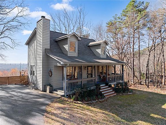 5th image of 827 Laurel Ridge Rd