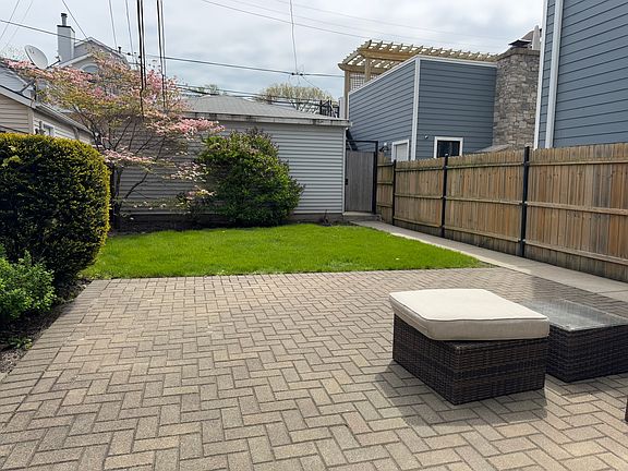 4th image of 3441 N Seeley Ave #2