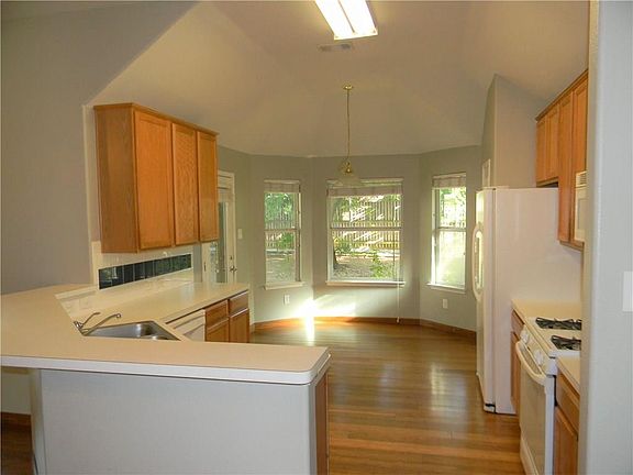 4th image of 8425 Juliette Dr