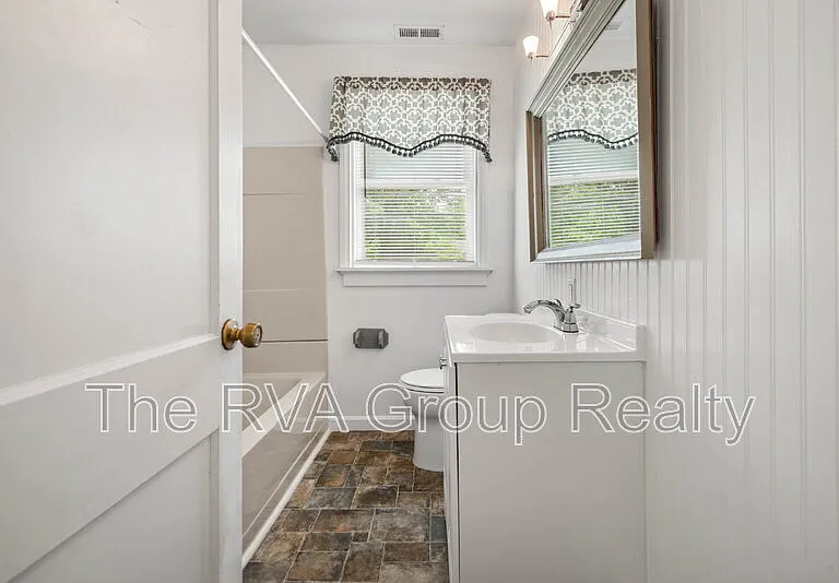 10530 Lambeth Rd — Photo 31