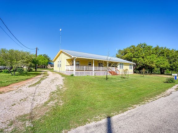 2nd image of 211 Oakleaf Drive