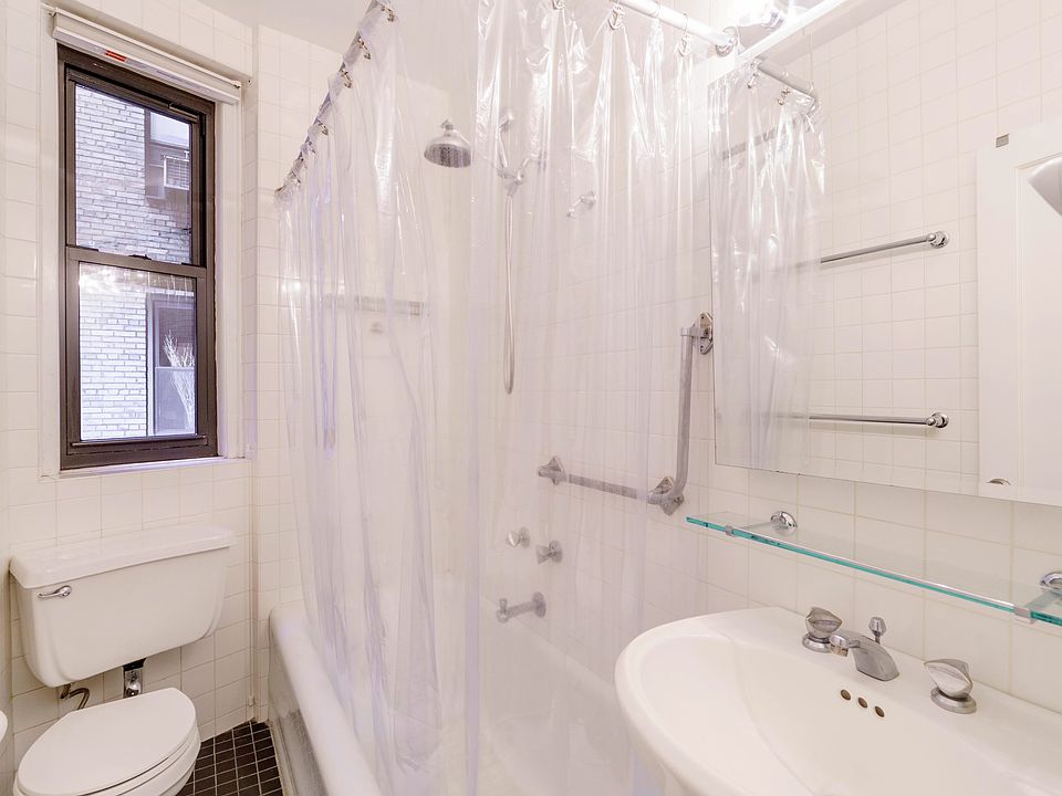 1st image of 425 E 51st St APT 3G