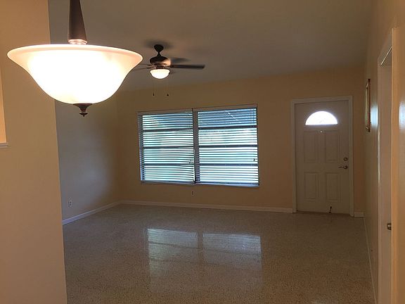 4th image of 2801 Camellia Ter