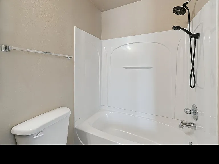 9524 SW 25th St — Photo 15