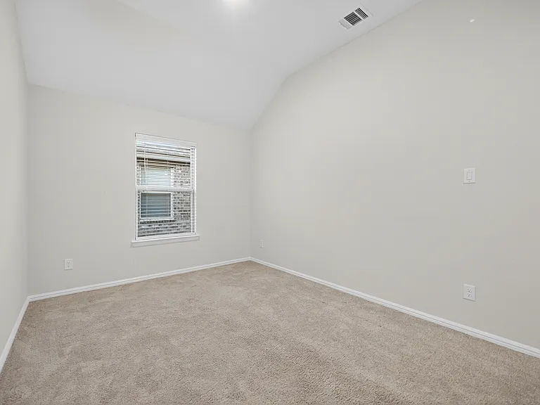2704 Rambling Rd — Photo 23