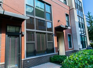 946 N Crosby St, Chicago, IL 60610