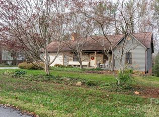 115 Apple Blossom Dr, Morganton, NC 28655