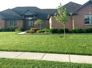384 Sunset Dr, Carlisle, OH 45005