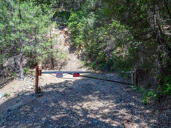 3rd image of Girard Ridge Rd