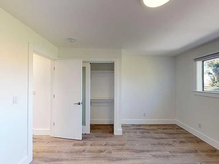 2252 Parker Street — Photo 3