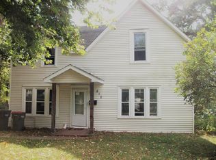 810 W Elm St, River Falls, WI 54022