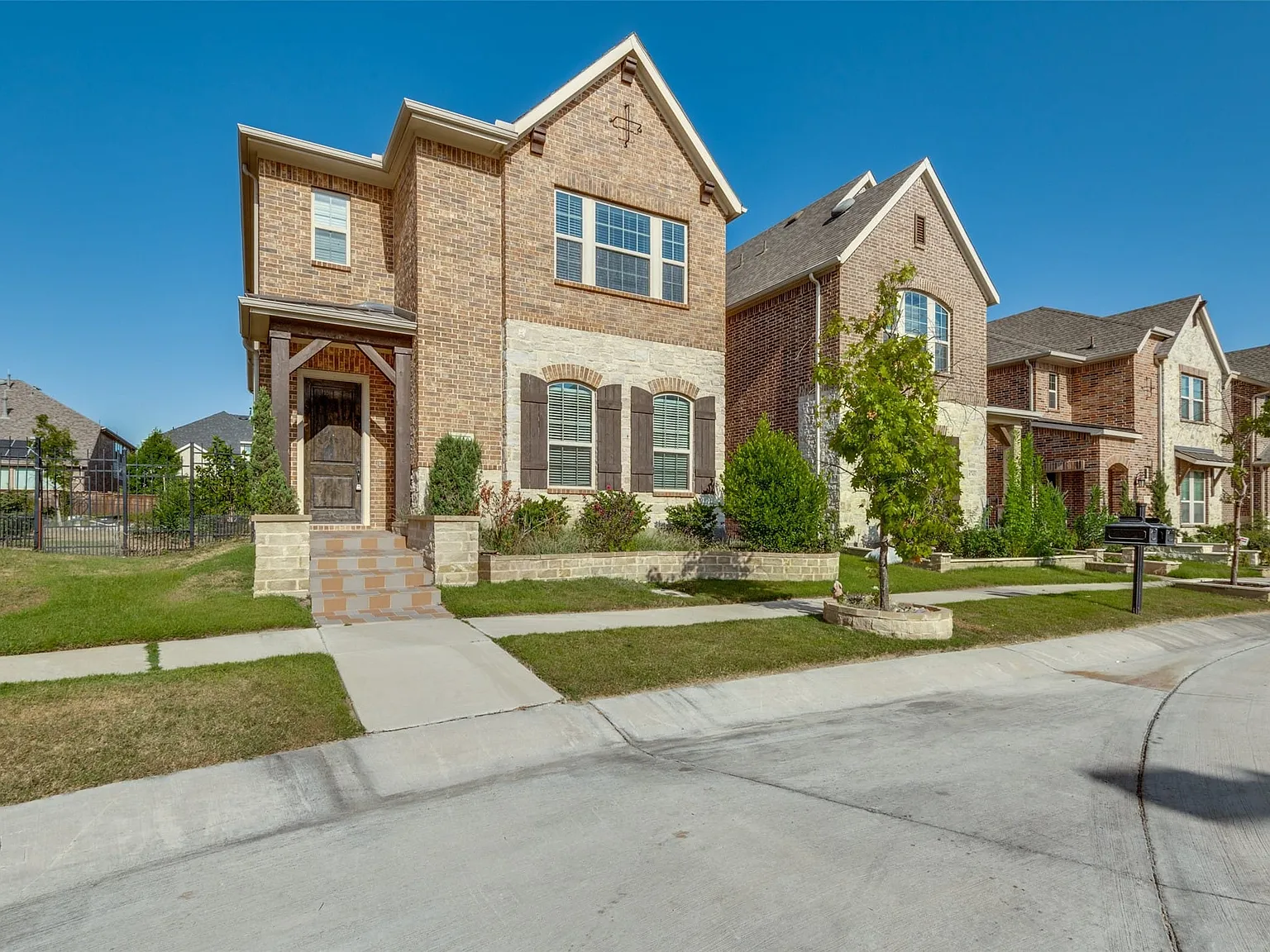 4 bed, 3.5 bath, 3054 sqft, $3,700 — Photo 2