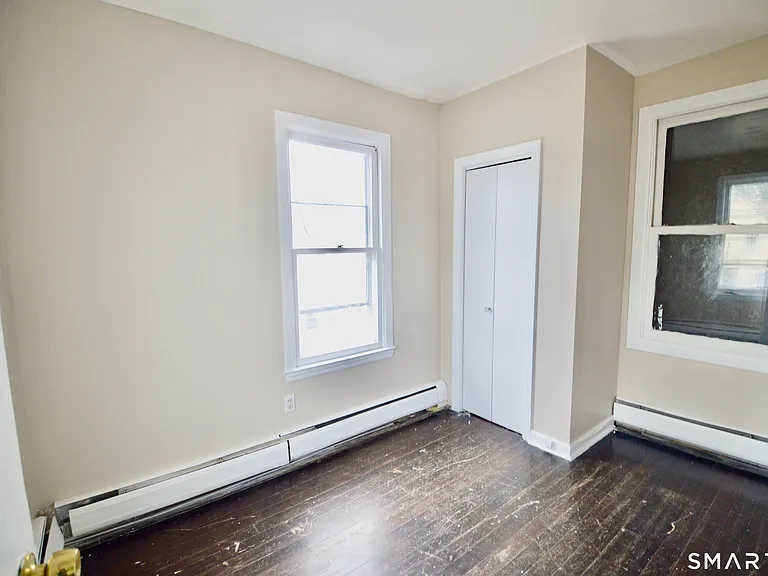 2343 Barnum Ave #B — Photo 12