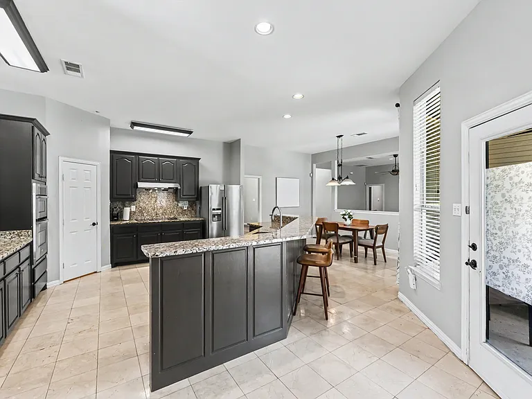 2451 Valley View Dr — Photo 39