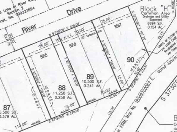 8855 Crystal River Dr, Indianapolis, IN 46240