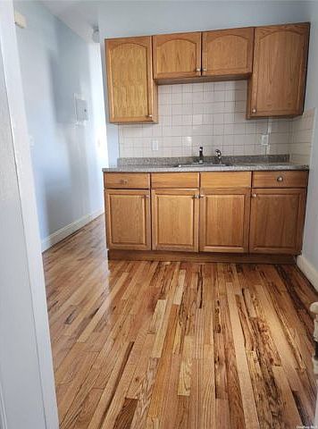 1st image of 836 Revere Ave