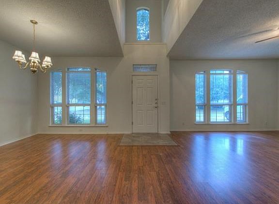 4th image of 16901 Copperhead Dr