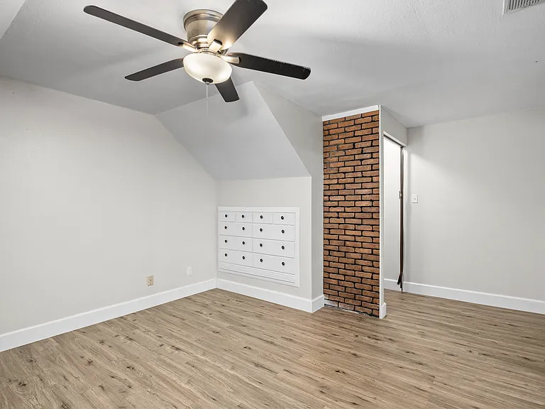 138 Hobson Ln — Photo 25