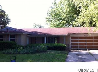 304 Sandra Dr, Belleville, IL 62223