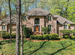 5520 Glen Errol Rd, Sandy Springs, GA 30327