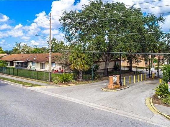 2nd image of 5964 Sagunto St