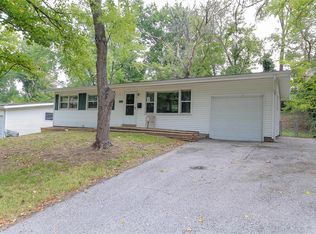9212 Ellison Dr, Saint Louis, MO 63136