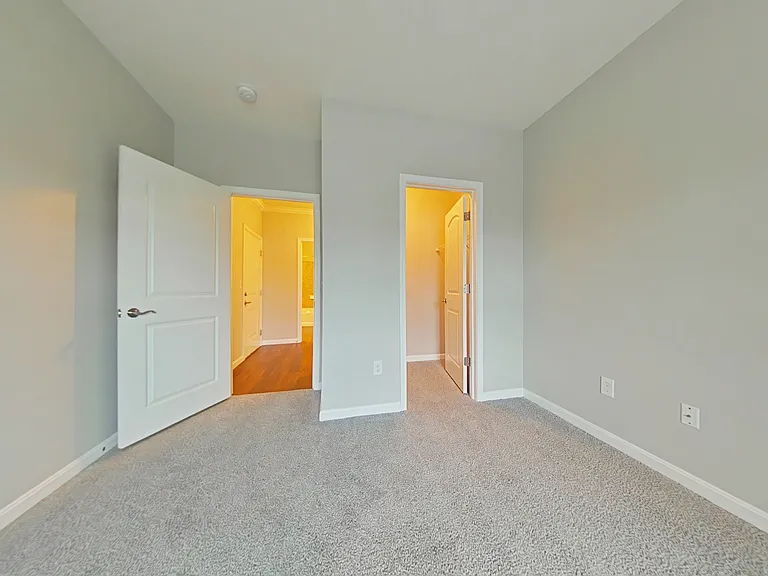 Kendal On Taylorsville — Photo 67