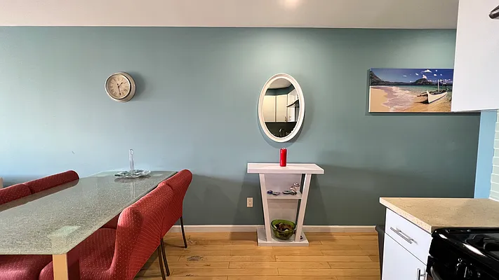 Rented by Project Queens LLC | media 36