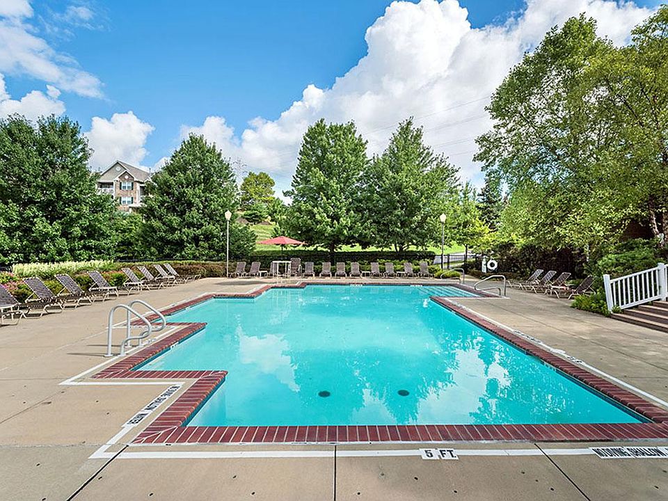 HEATED OUTDOOR SWIMMING POOL WITH SUNDECK IN PRESTO, PA