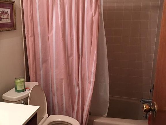 5th image of 300 Campbell Cir Unit 6