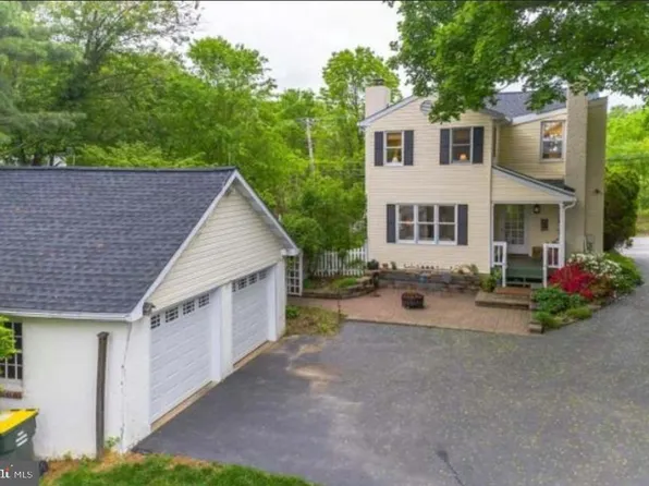 1426 W Strasburg Rd, West Chester, PA 19382