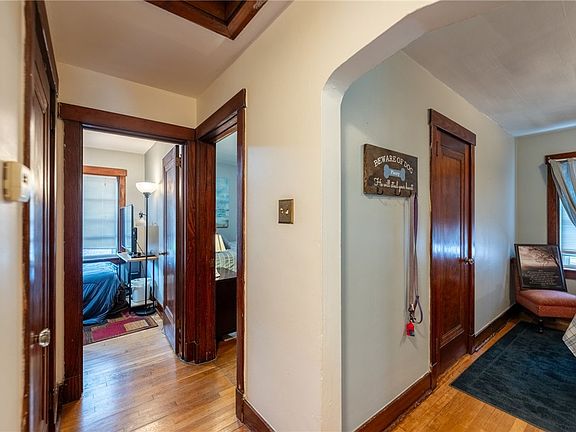 4th image of 125 Bellevue Ave