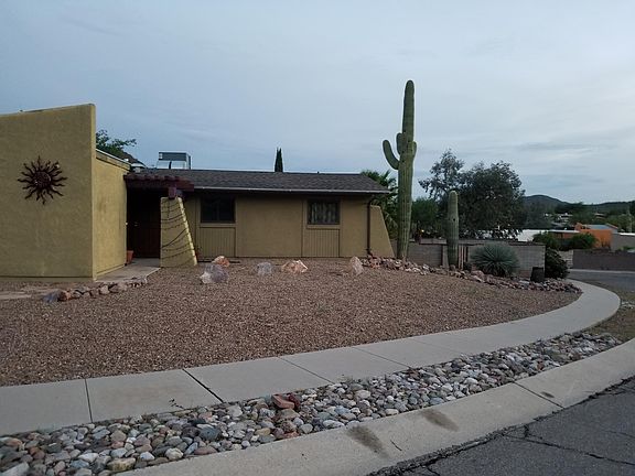 2nd image of 1525 S Saint Tropaz Pl