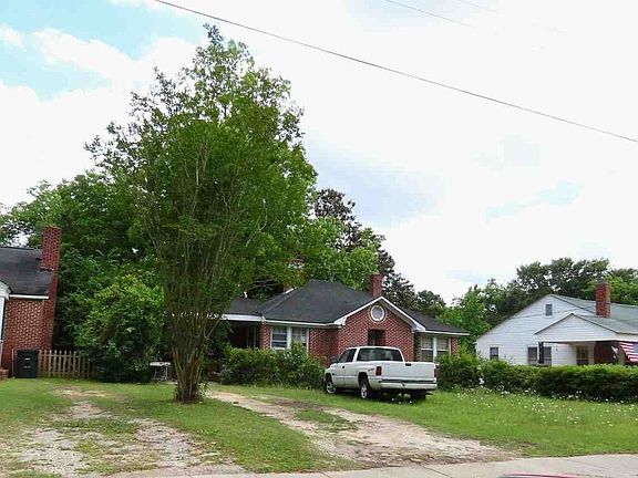 3rd image of 224 Dixon St