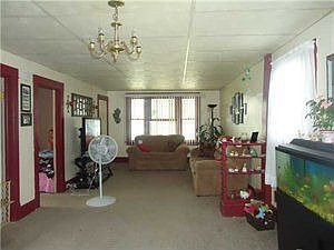 4th image of 117 Amber St