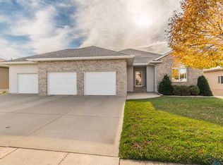 1205 W Laquinta St, Sioux Falls, SD 57108
