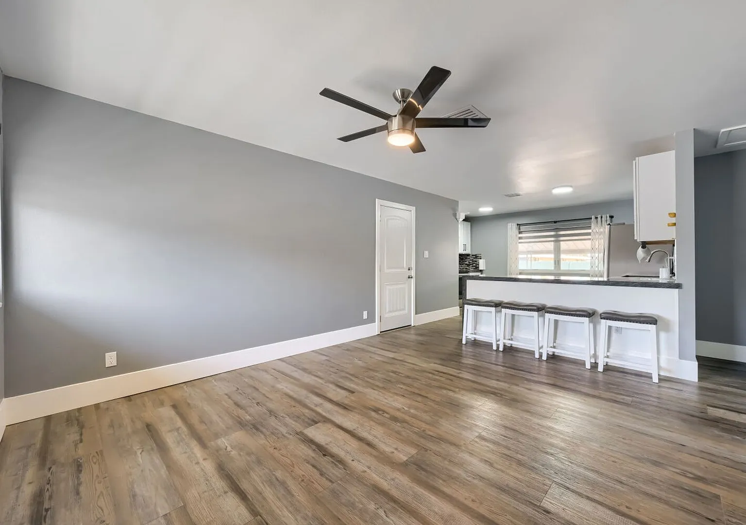 Modern Remodeled 2 Bedroom Home With Solar & Huge Backyard! — Photo 4