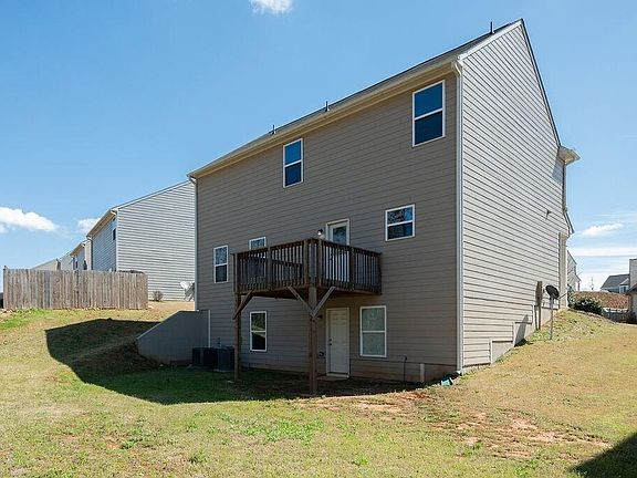 2nd image of 245 Darling Ln