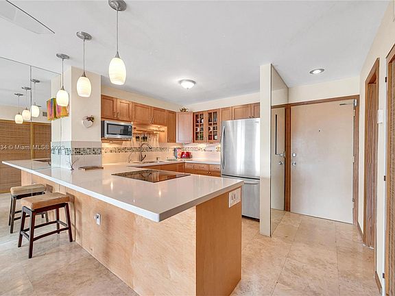 4th image of 1000 Michigan Ave APT 606