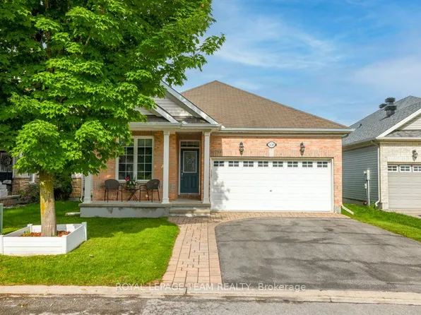 556 Dalewood Cres, Ottawa, ON K2S 0L3