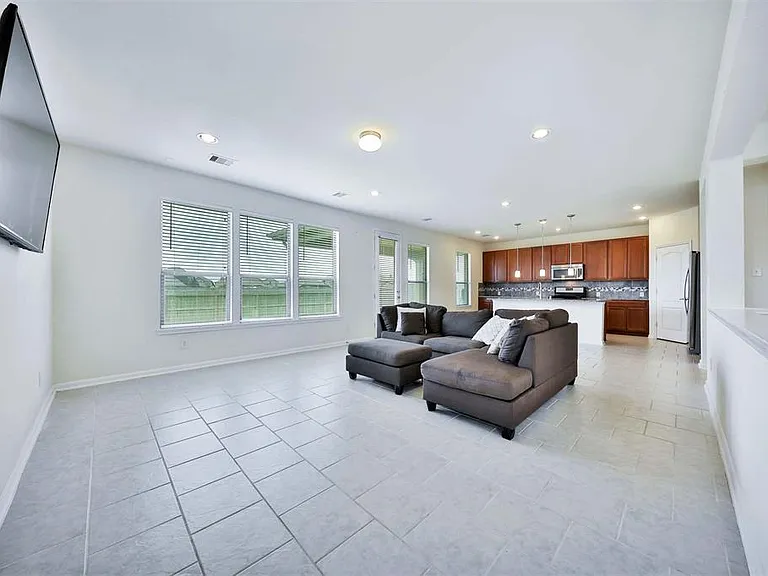 22423 Auburn Valley Ln — Photo 3