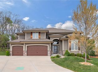 1300 NE Woods Edge Ct, Lees Summit, MO 64064