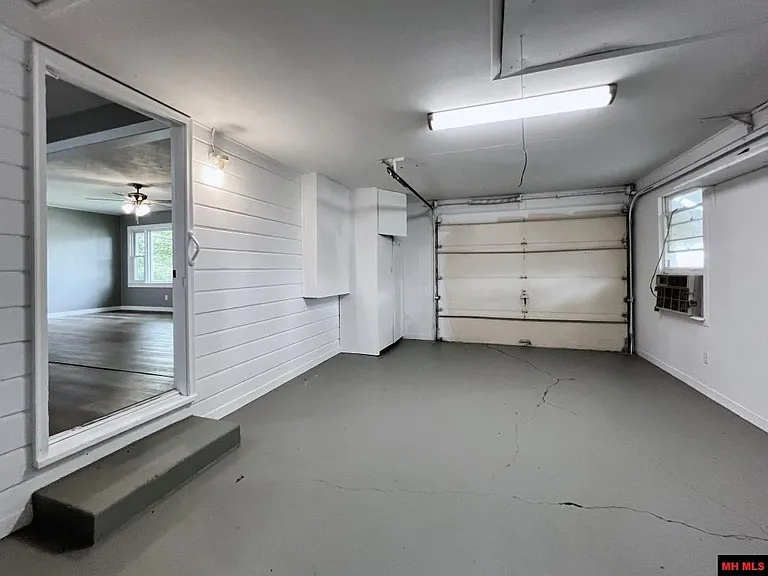 42 County Road 1159 — Photo 15