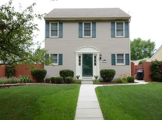 1019 Britta Ln, Geneva, IL 60134