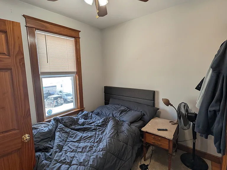 527 E 3rd St #2 — Photo 8